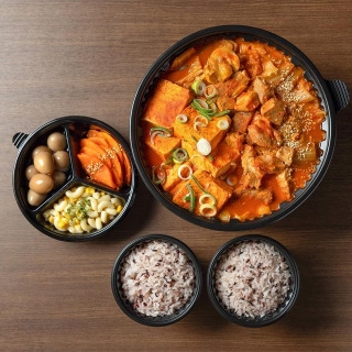 [시그니처]욕망돼지 김치찜 세트(2~3인분)